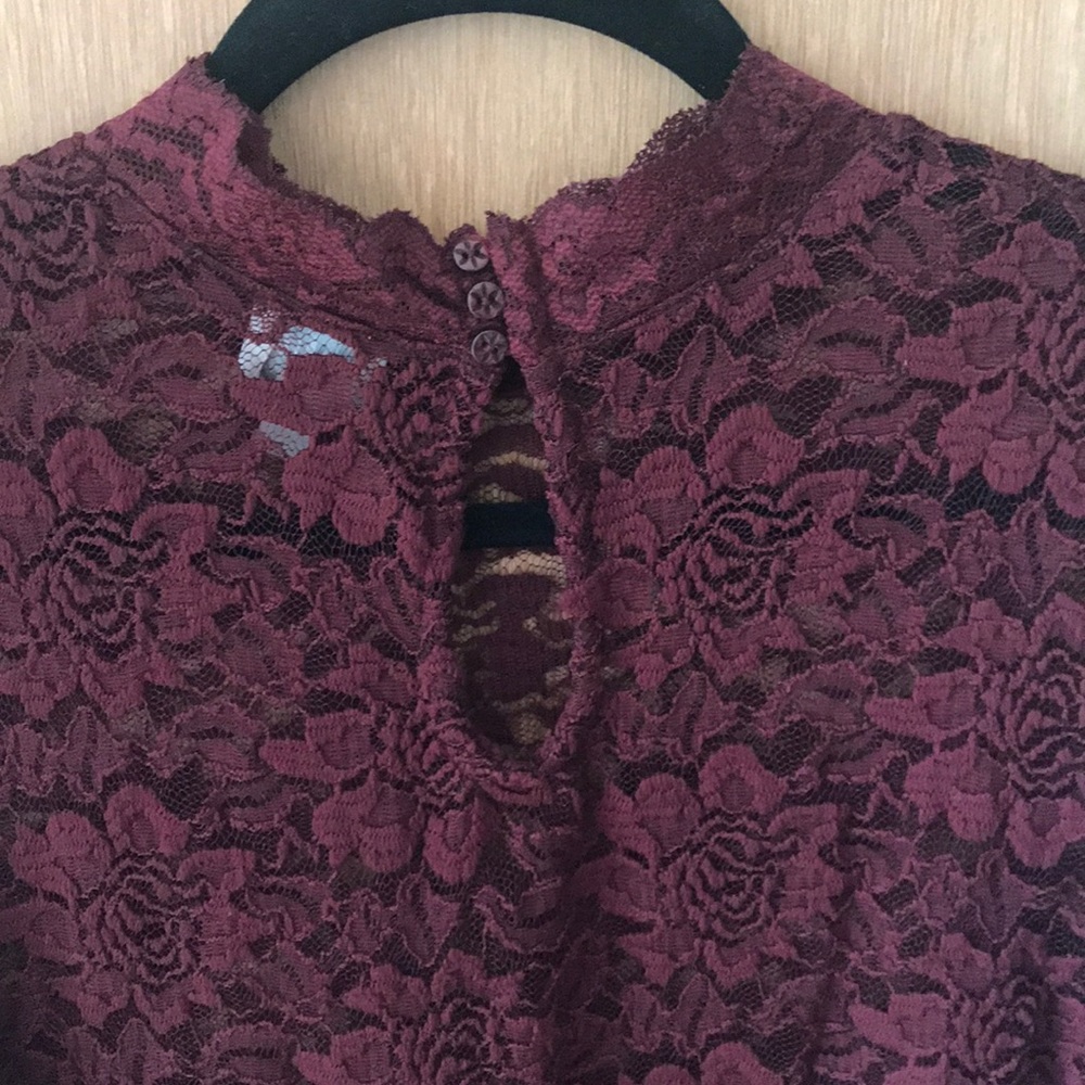 Lace top - Picture 2 of 2